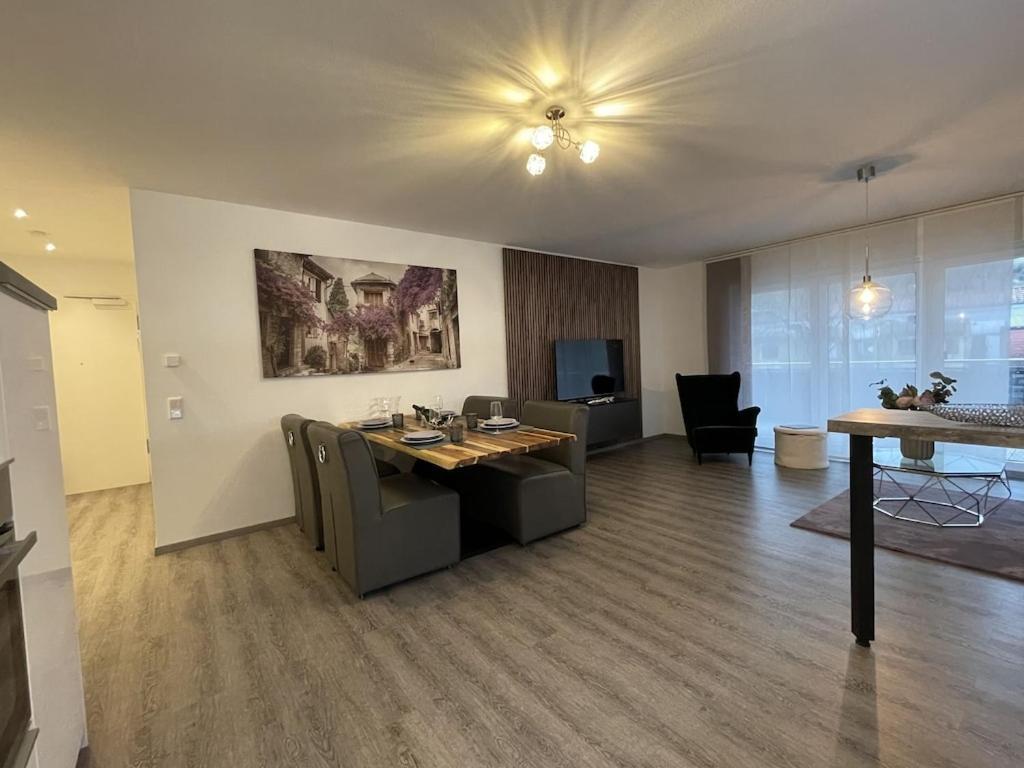 Exklusive Wohnung Zentral Mit Grossem Balkon 罗斯海姆 外观 照片